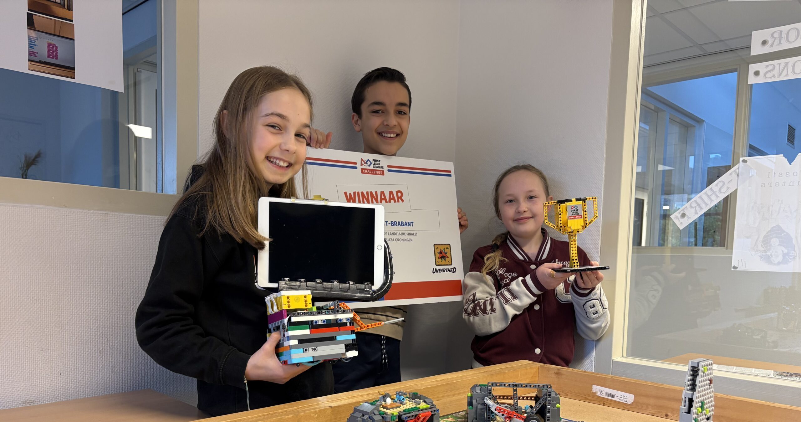 LEGO, robots en innovatie bij Kindcentrum Jij: Fossil Hunters naar finale