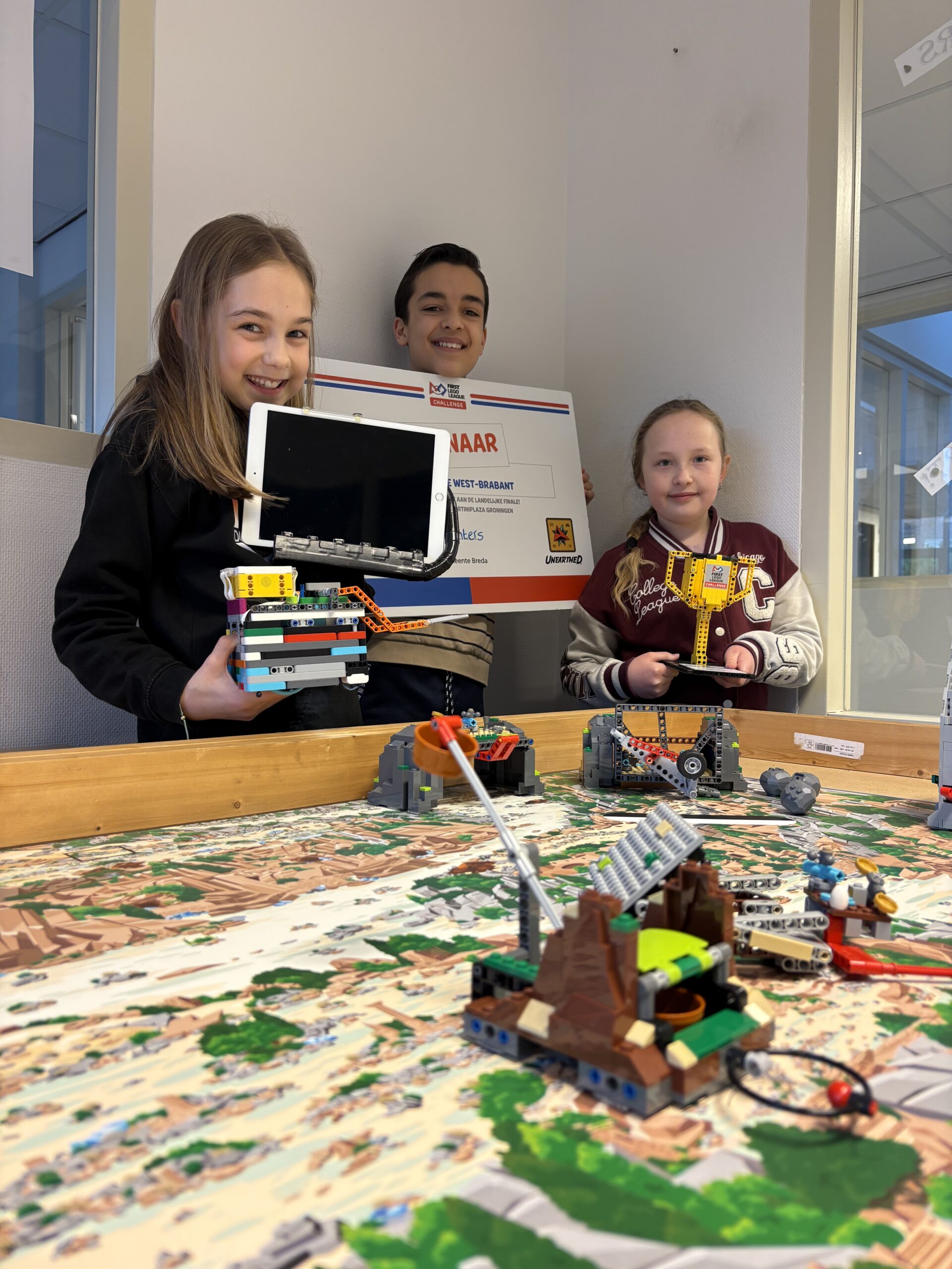 LEGO, robots en innovatie bij Kindcentrum Jij: Fossil Hunters naar finale